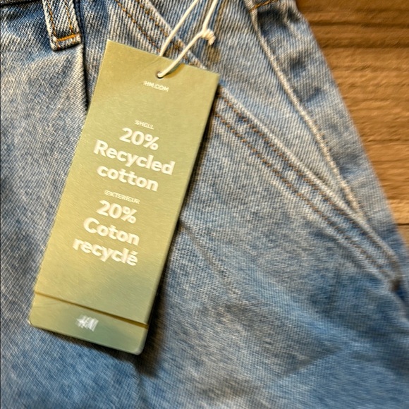 Casual Denim Shorts - Picture 2 of 7